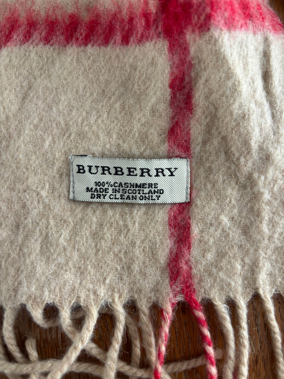 Originaletikett im Burberry Schal Nr. 1