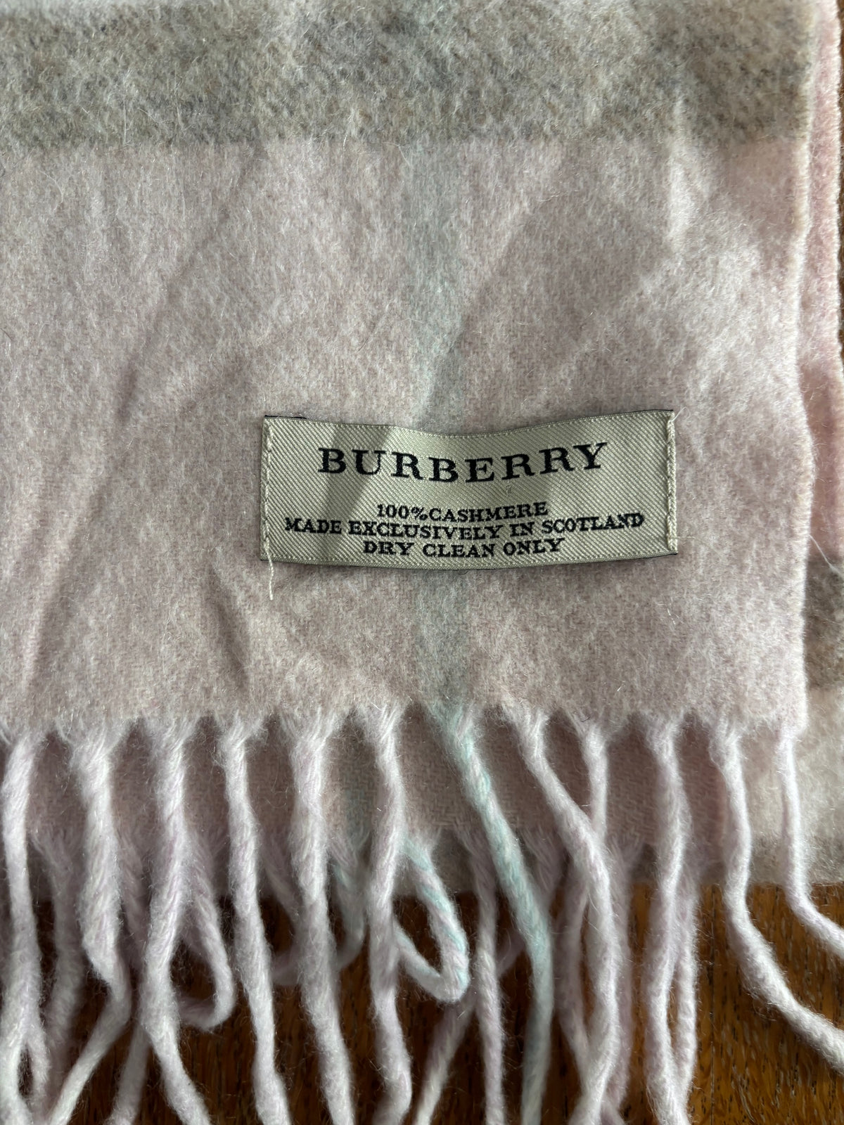 Originaletikett im Burberry Schal Nr. 3