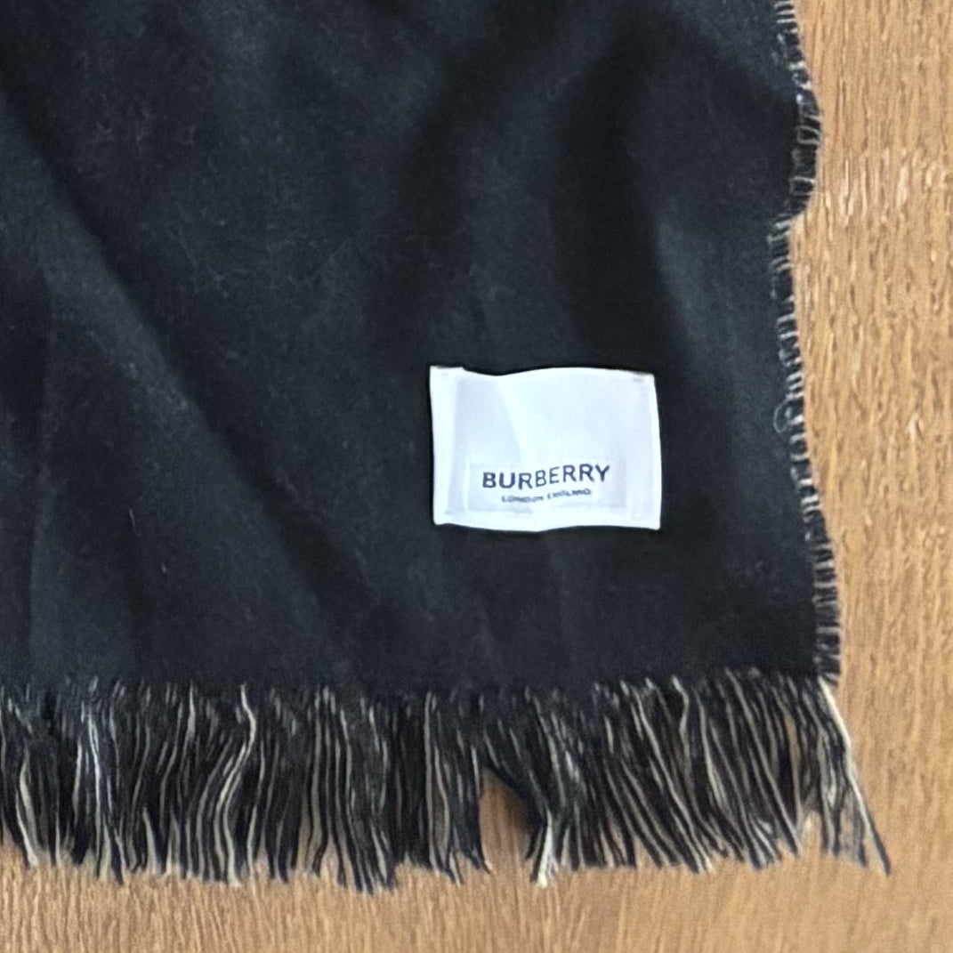 Originaletikett im Burberry Schal Nr. 10