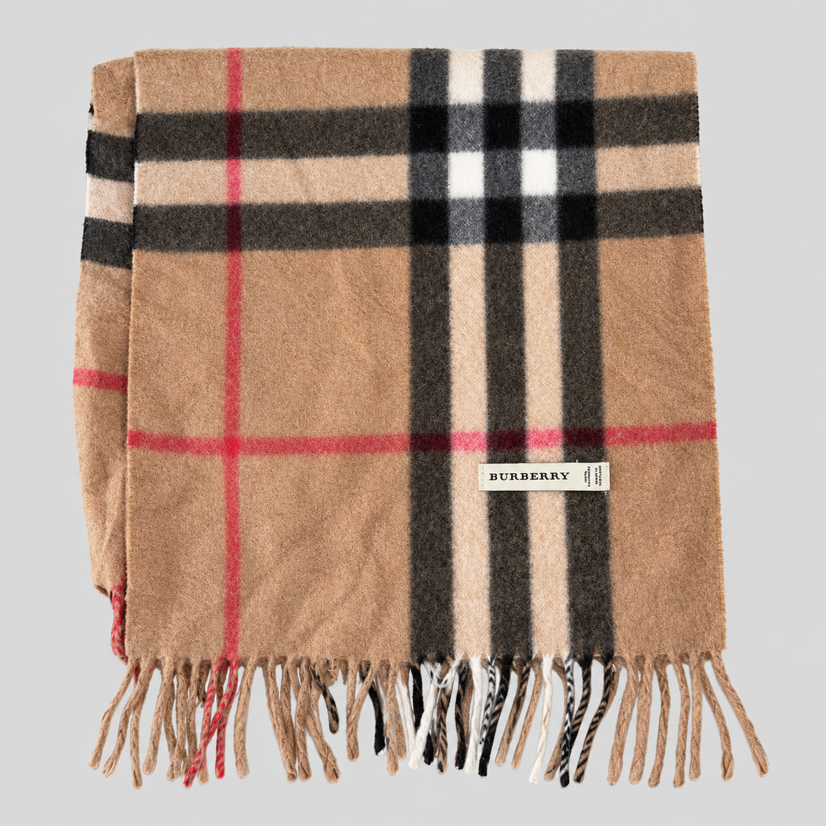 Burberry Schal Nr. 18 in Kamelbraun Karo aus Kaschmir, zusammengelegt