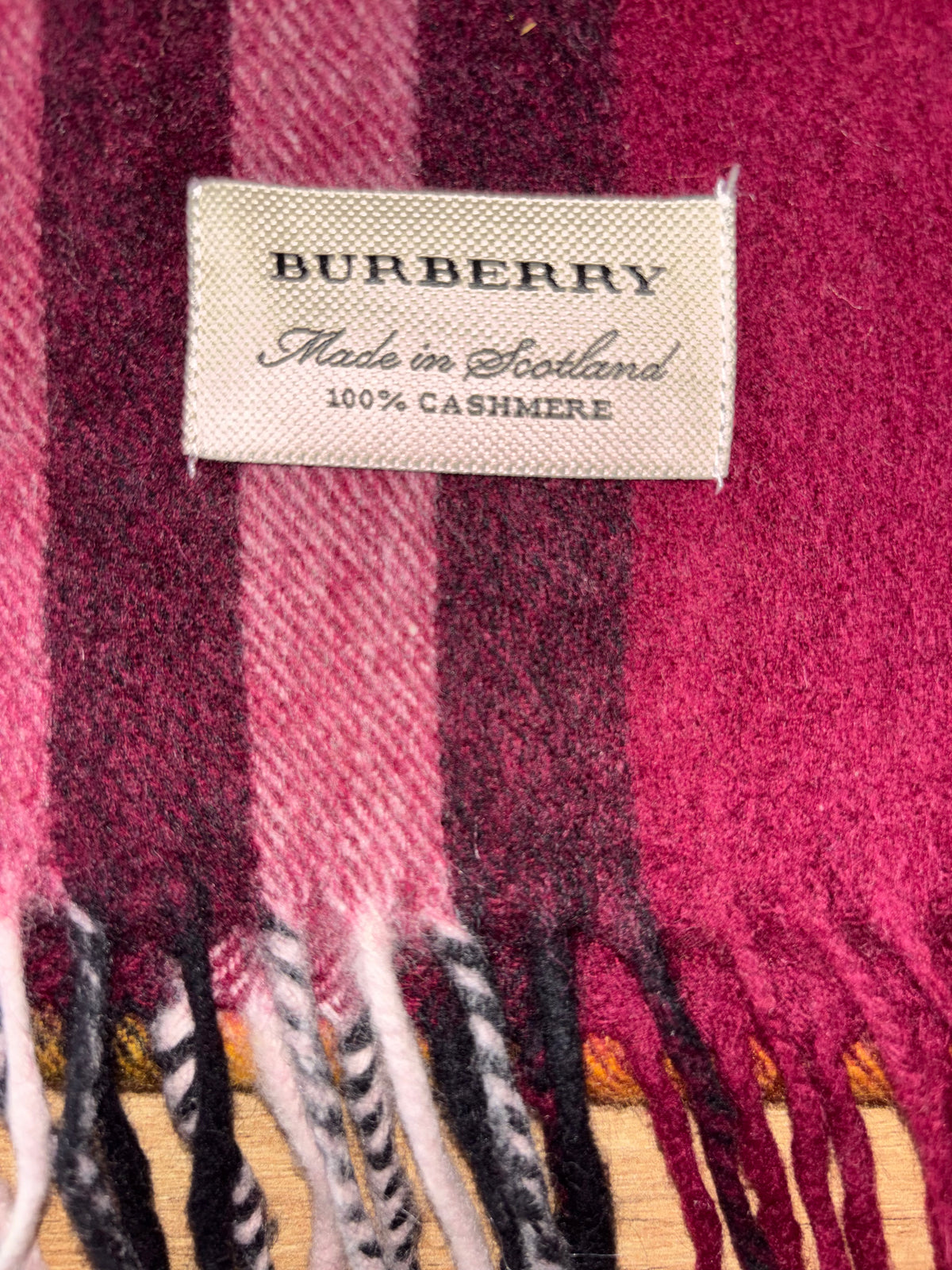 Originaletikett im Burberry Schal Nr. 21