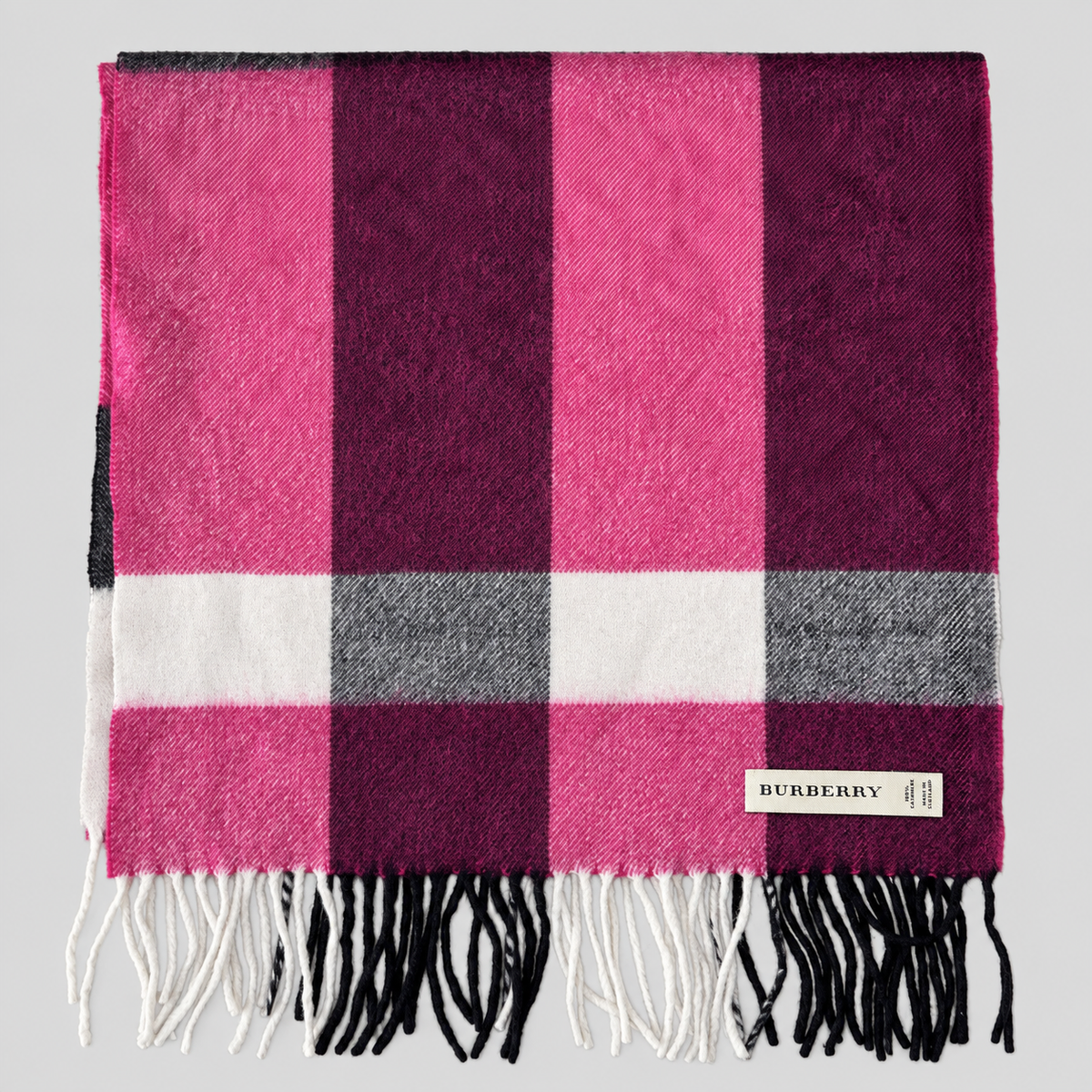 Burberry Schal Nr. 25 in Magenta Karo aus Kaschmir, zusammengelegt